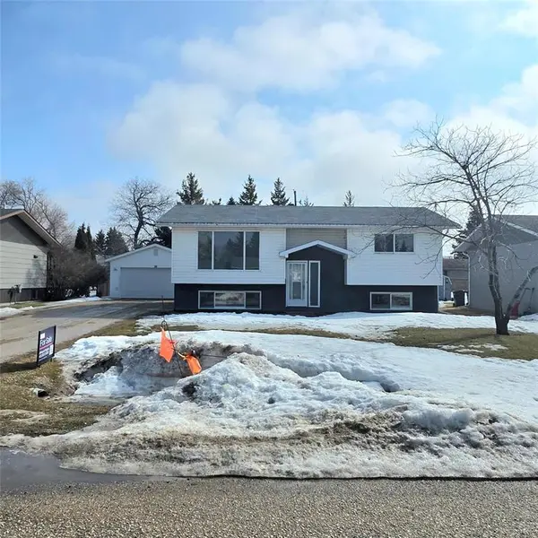 28 7th ST, Gladstone, MB R0J 0T0
