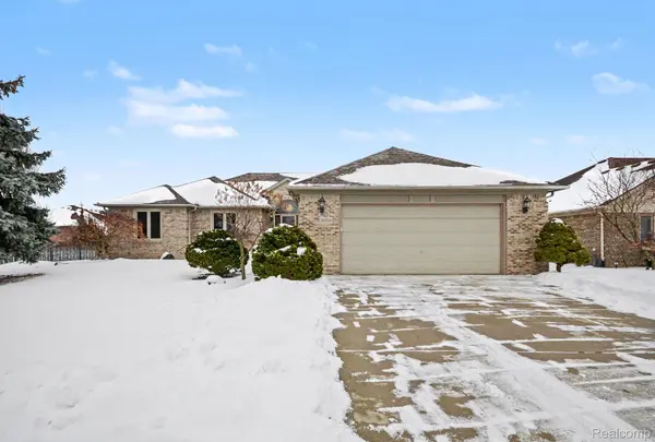 39516 Vinnie CT, Clinton Charter Township, MI 48038