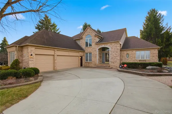 56891 Aberdeen DR, Shelby Charter Township, MI 48316