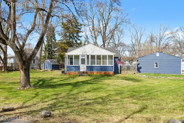 6510 Oakridge DR, Waterford Charter Township, MI 48329