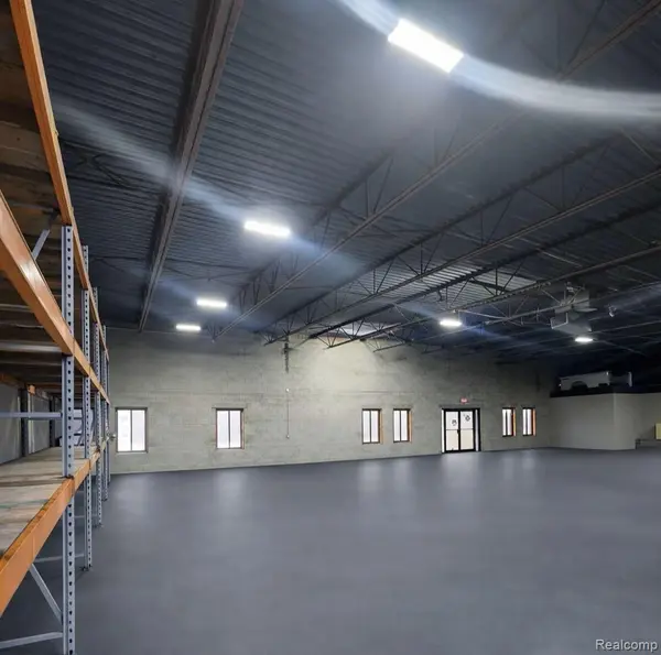 14156 E 11 Mile Rd, Warren, MI 48089