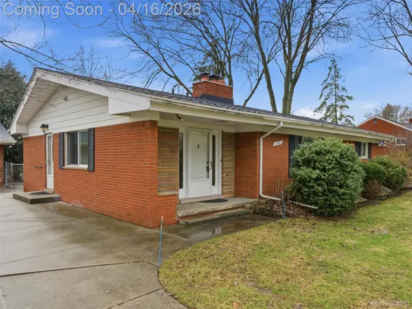 192 Booth RD, Troy, MI 48085