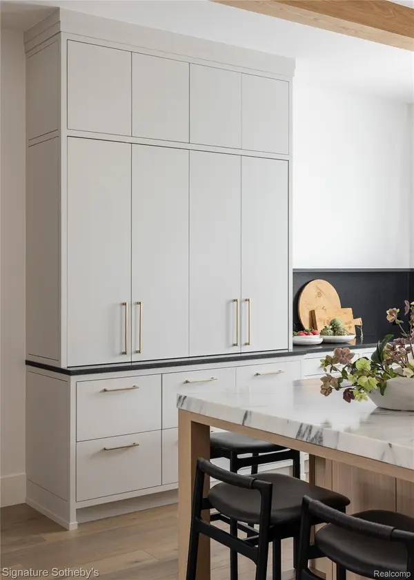 922 Eastover DR, Bloomfield Hills, MI 48304