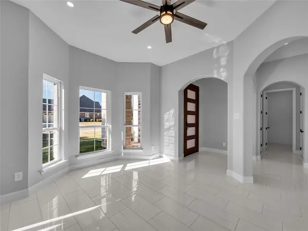 2900 Terrytown Drive, Ennis, TX 75119