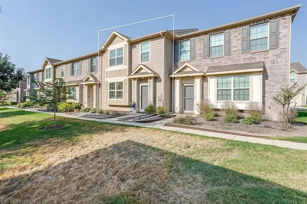 6972 Carrington Lane, Fort Worth, TX 76137