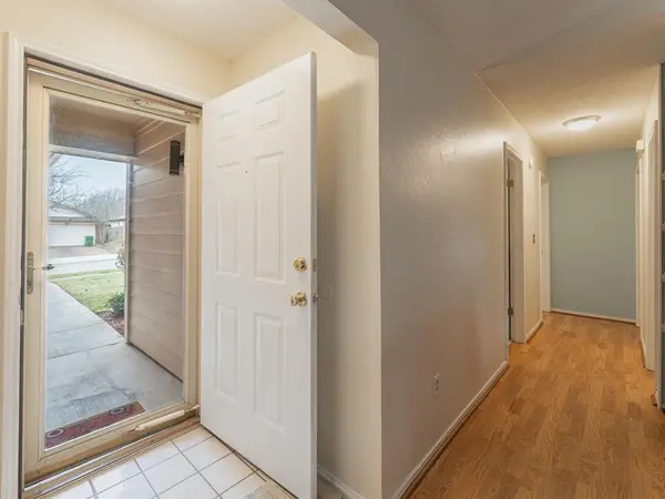 8236 Mark Lane, Watauga, TX 76148