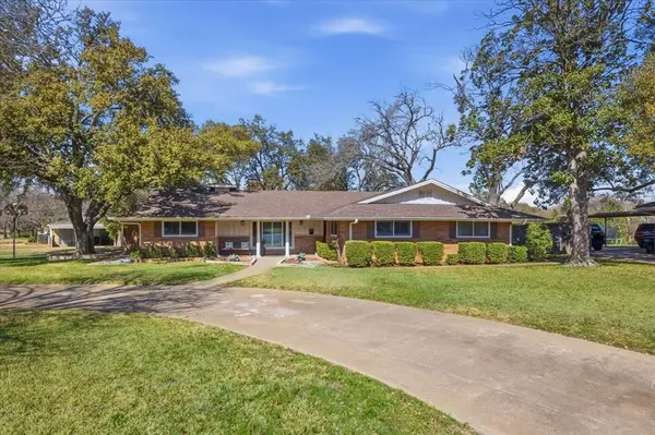 4609 Hildring Drive E, Fort Worth, TX 76109