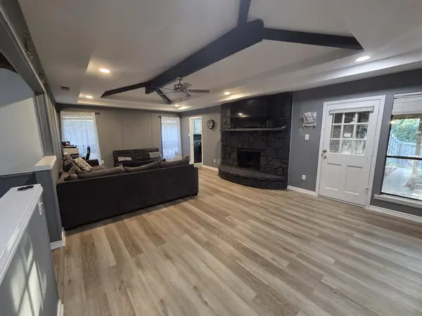 521 Newcastle Drive, Desoto, TX 75115