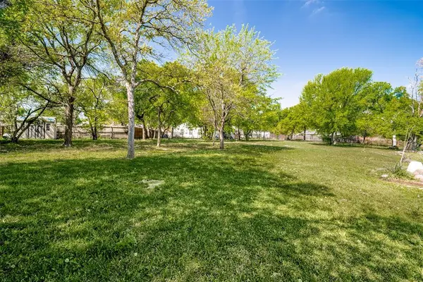 114 Danielle Drive, Hudson Oaks, TX 76087