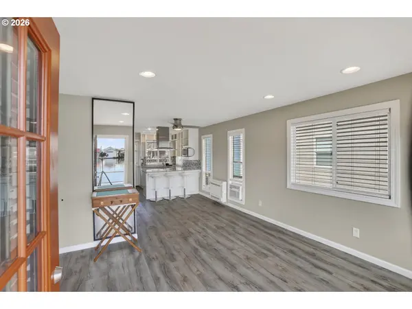 18989 NE Marine DR #A7, Portland, OR 97230