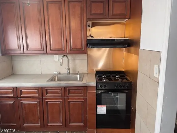 1112 Rivington St, Roselle Boro, NJ 07203