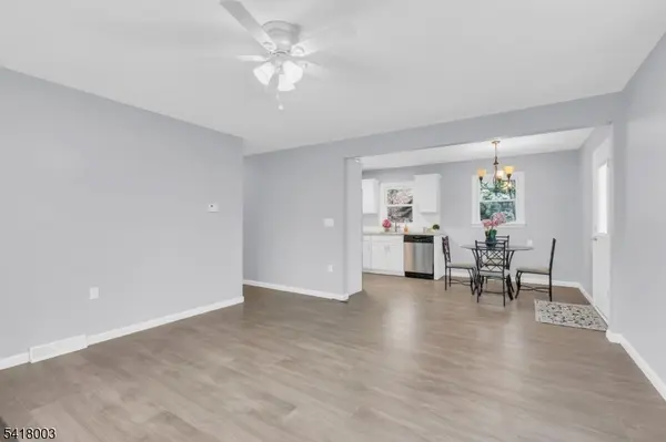 4 Toledo Ct, Hopatcong Boro, NJ 07843