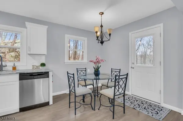 4 Toledo Ct, Hopatcong Boro, NJ 07843