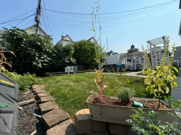 53 Woodland Ave, Kearny Town, NJ 07032