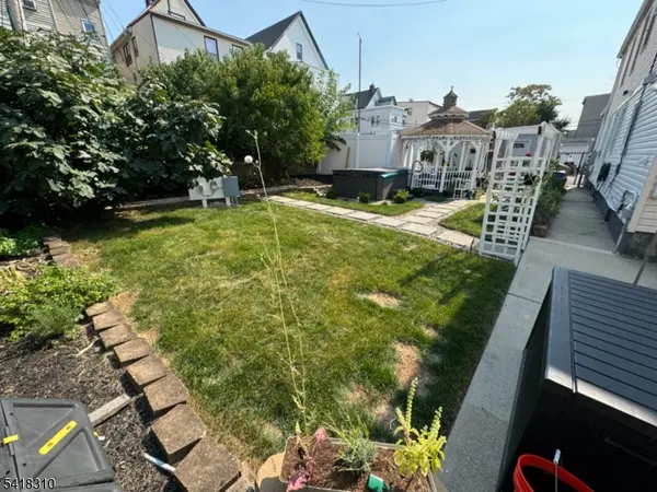 53 Woodland Ave, Kearny Town, NJ 07032