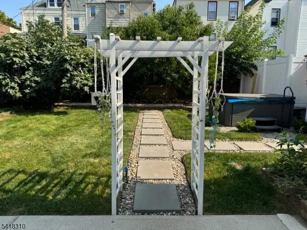 53 Woodland Ave, Kearny Town, NJ 07032