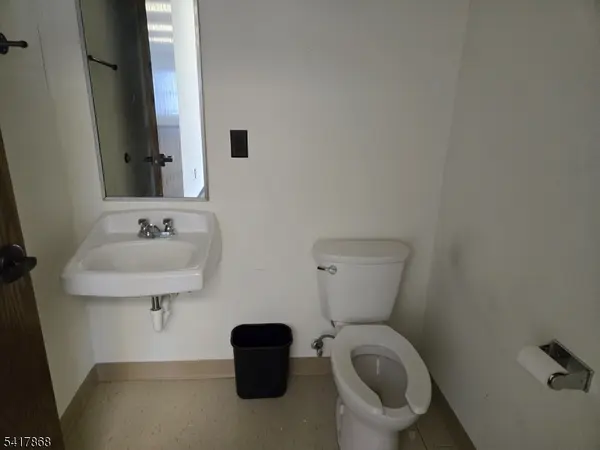 160 Main St, Flemington Boro, NJ 08822