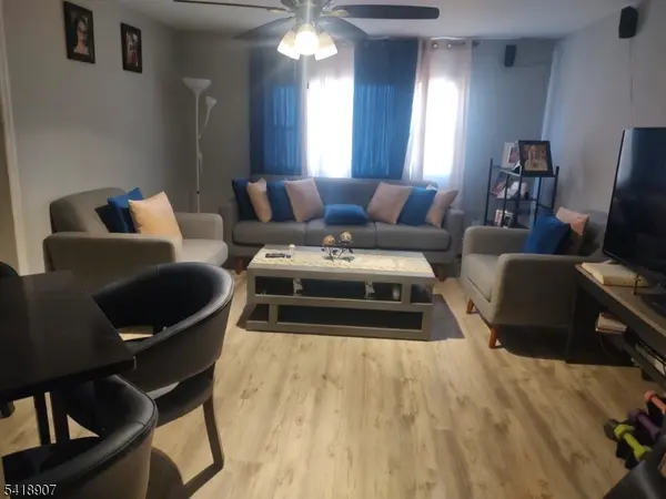 12 Ward St, Paterson City, NJ 07501