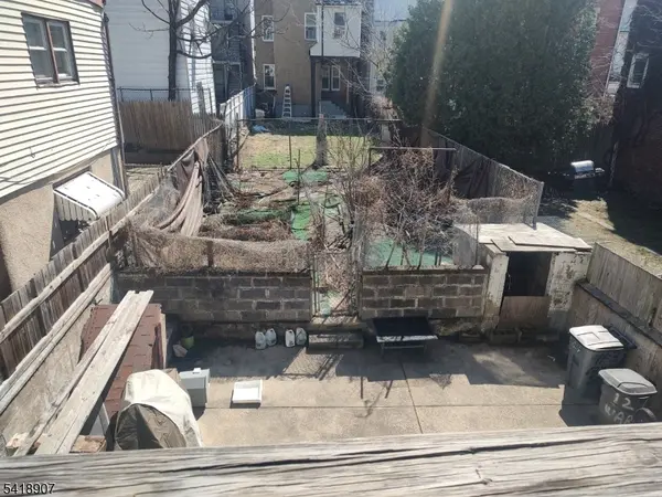 12 Ward St, Paterson City, NJ 07501