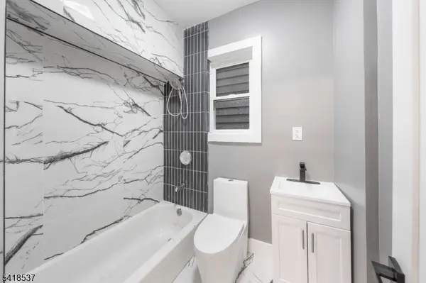 41 New St, Jersey City, NJ 07305