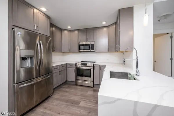 1 Carriage City Plz #1214, Rahway City, NJ 07065