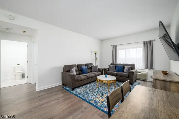 1 Carriage City Plz #1214, Rahway City, NJ 07065