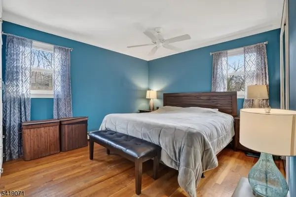 116 Star Lake Rd, Bloomingdale Boro, NJ 07403