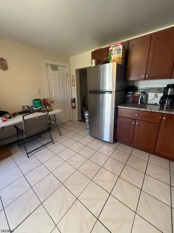 1016 Laura St, Elizabeth City, NJ 07201