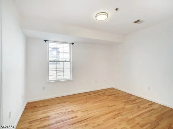 54-56 Bragaw Ave, Newark City, NJ 07112