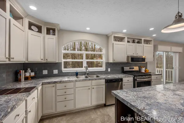 11467 Sundrop CIR, Allendale Twp, MI 49401