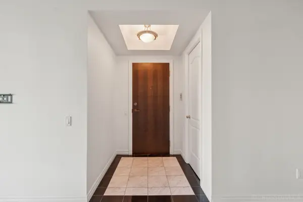 18 William Carson CRES #614, Toronto C12, ON M2P 2G6