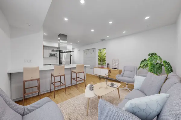 40 Merchant LN #113, Toronto C01, ON M6P 4J6