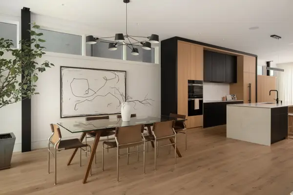 18 Gormley AVE, Toronto C02, ON M4V 1Y8