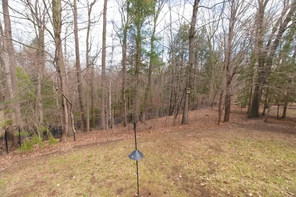 876 Darwin DR, Pickering, ON L1X 2P8