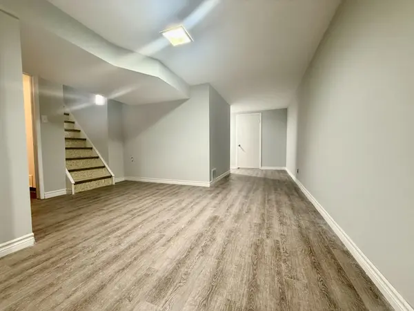 36 Mcclarnan RD, Ajax, ON L1S 3A5