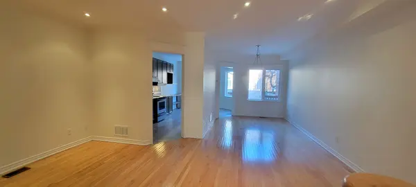17 Mill River DR, Vaughan, ON L6A 0Y7