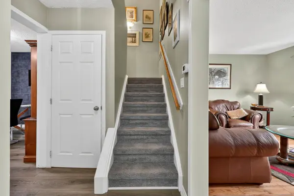 15 Wilde PL, Barrie, ON L4N 4W6