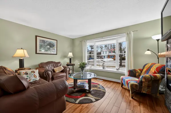 15 Wilde PL, Barrie, ON L4N 4W6