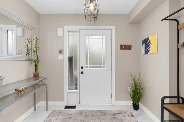 221 Harvie RD, Barrie, ON L4N 9P8