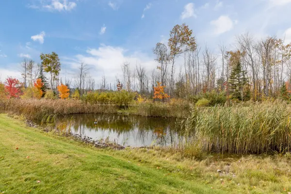 40 Ferndale DR S #303, Barrie, ON L4N 2L3