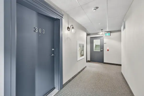 40 Ferndale DR S #303, Barrie, ON L4N 2L3