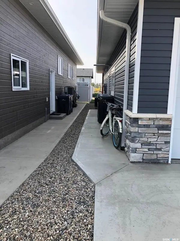 9 Warren STREET S, Redvers, SK S0C 2H0