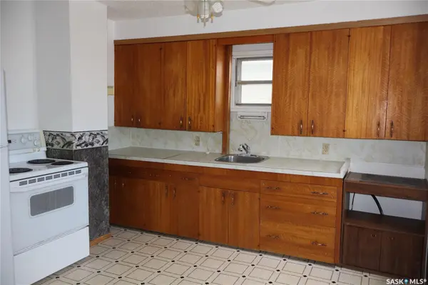 315 7th AVENUE E, Assiniboia, SK S0H 0B0