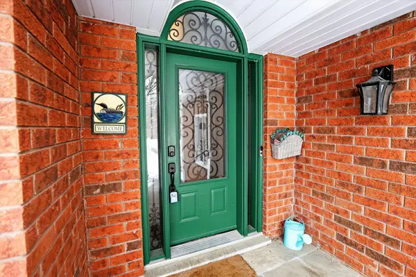 4 Valleybrae CT, Caledon, ON L7C 1B8