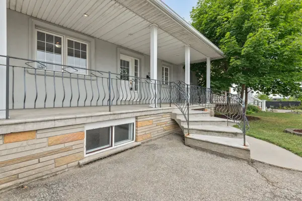 37 Brome RD, Toronto W04, ON M6L 1T5