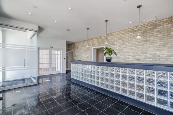 1220 Matheson BLVD E, Mississauga, ON L4W 1R2