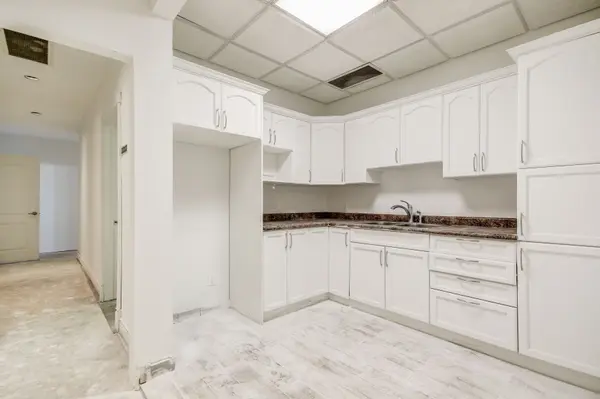 1220 Matheson BLVD E, Mississauga, ON L4W 1R2