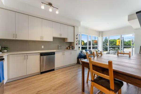 340 Plains RD E #202, Burlington, ON L7T 0C2