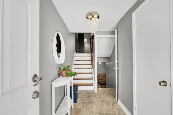 452 Silverstone DR #33, Toronto W10, ON M9V 3K8