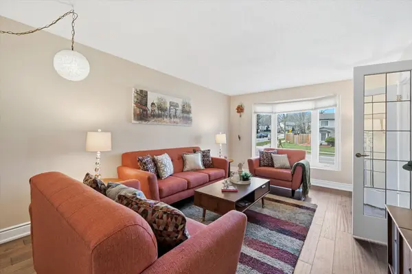 2648 Cavendish DR, Burlington, ON L7P 3V7